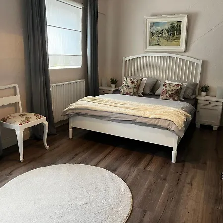 Ferienwohnung Kosta Apartment *